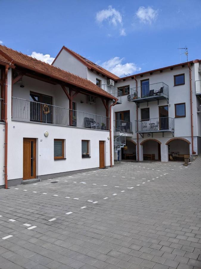 Rv Apartman Mikulov Exterior foto
